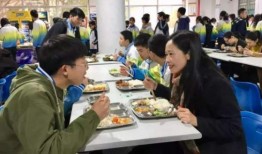 天津配餐爆料人送水视频,揭露后厨真相瞬间